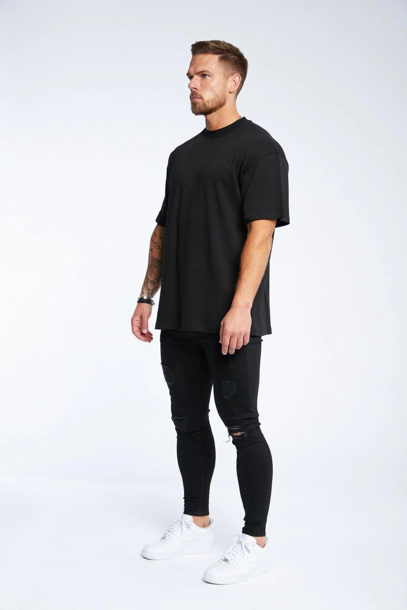 ELEVATE BASICS OVERSIZED T-SHIRT - BLACK