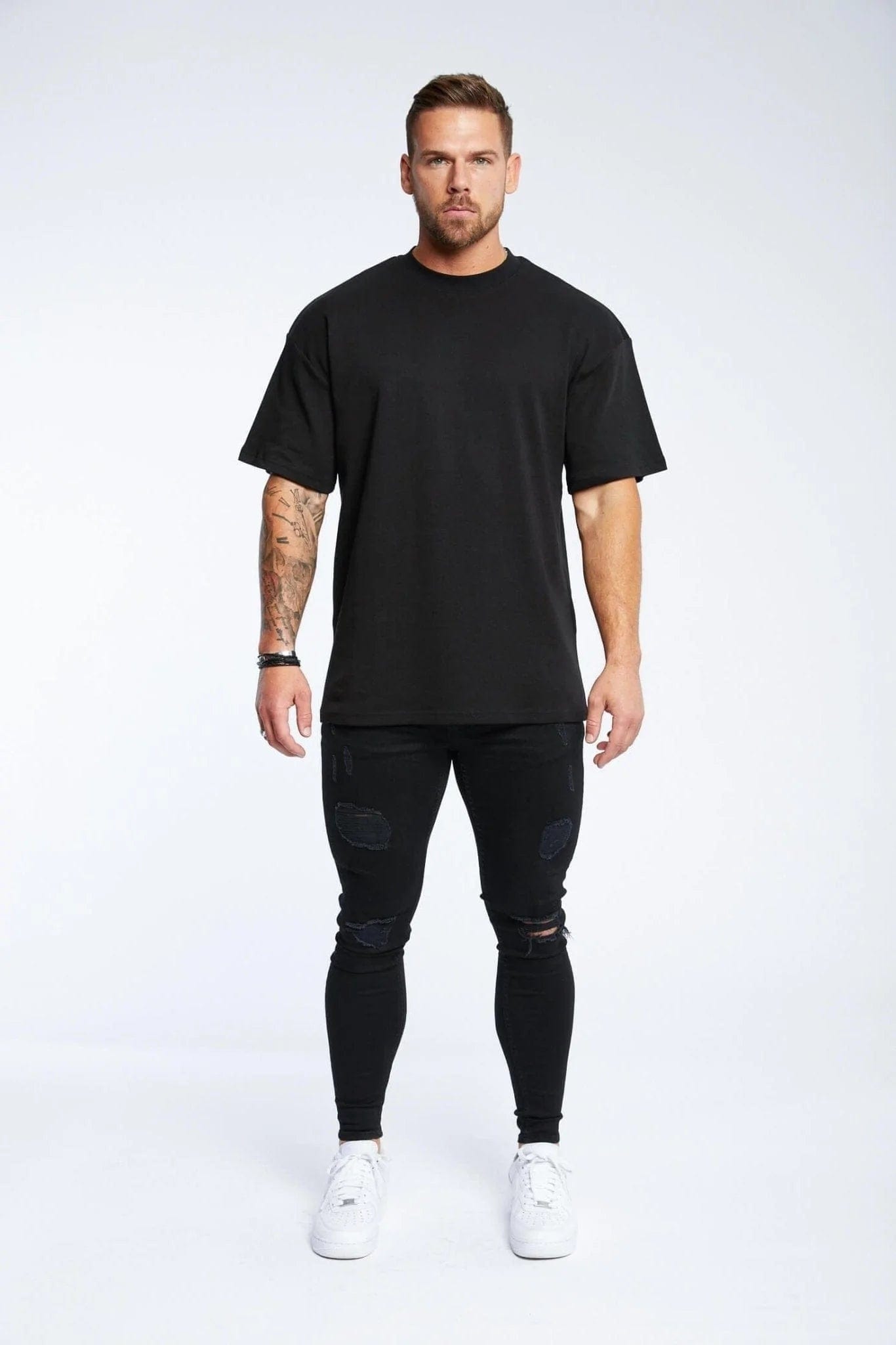 ELEVATE BASICS OVERSIZED T-SHIRT - BLACK